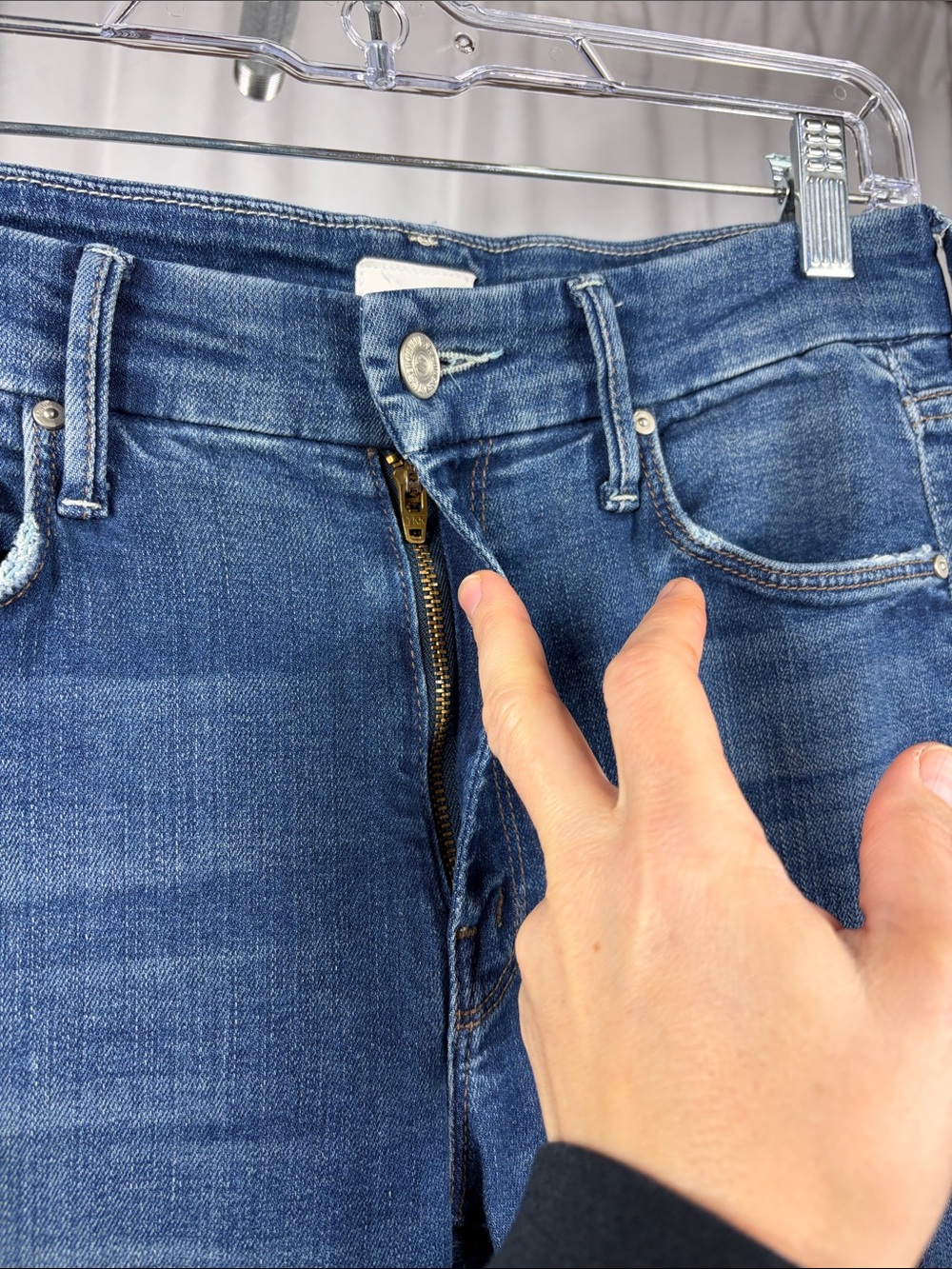 Mother The Looker Skinny Jeans in Turn of Tide. - Picture 8 of 14
